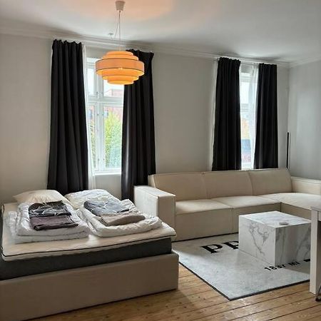 Centralt Lejlighed I Aalborg C - Budolfi Экстерьер фото
